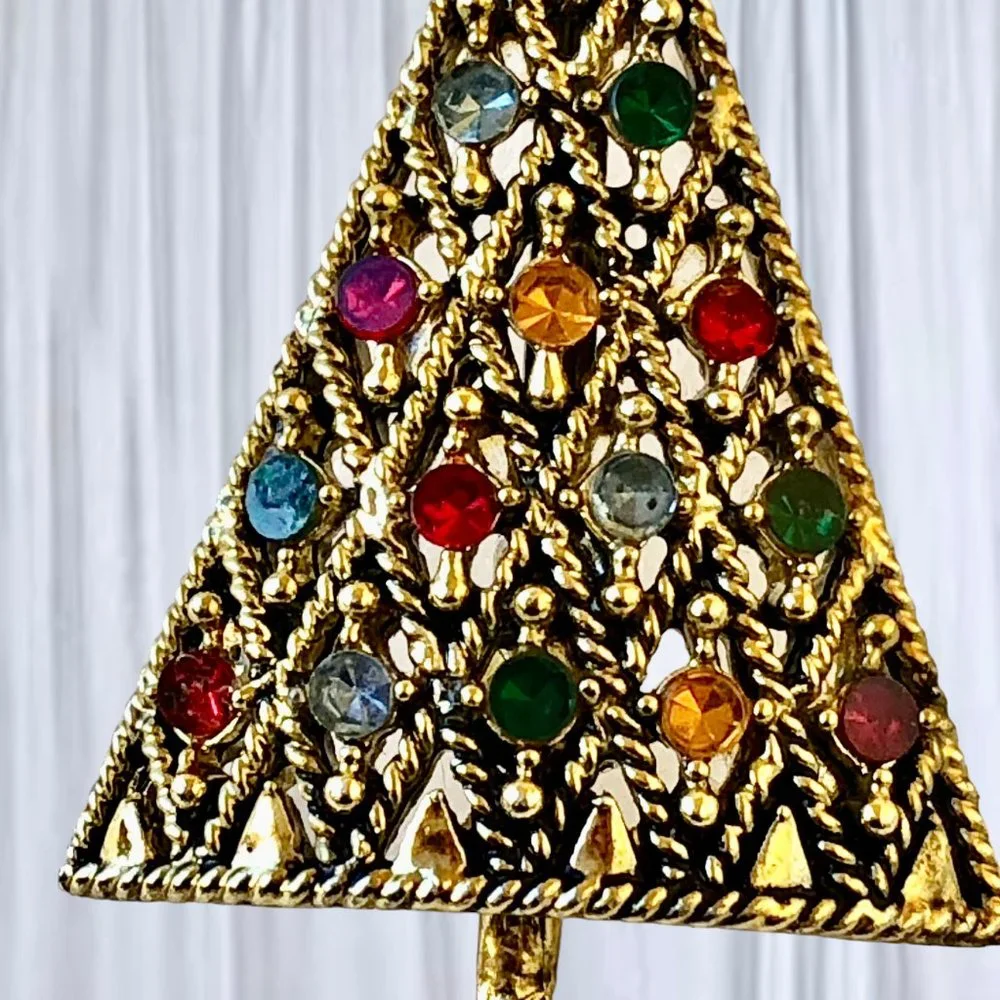 HOLLYCRAFT Vintage Christmas Tree Brooch Pin Multi-Color Rhinestones Signed